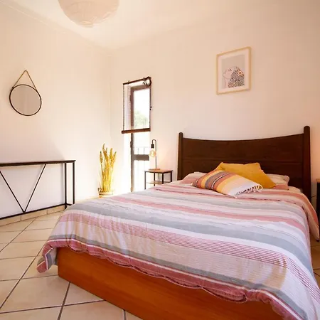 Bura Surfhouse Hostel