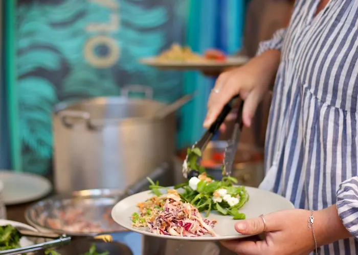 Bura Surfhouse Vandrarhem *