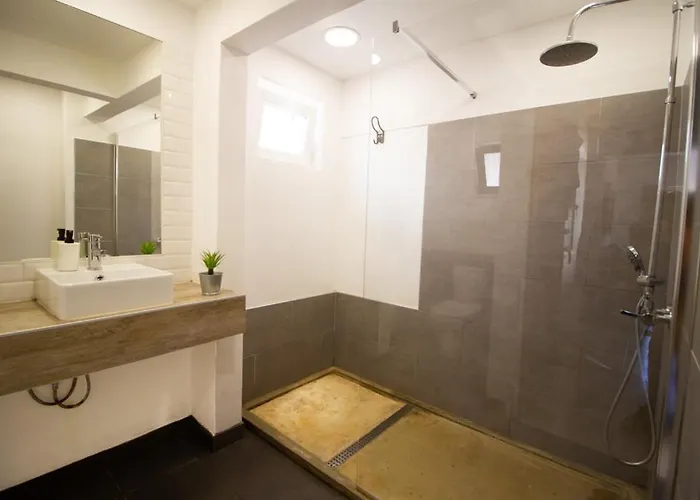 Hostel Bura Surfhouse *