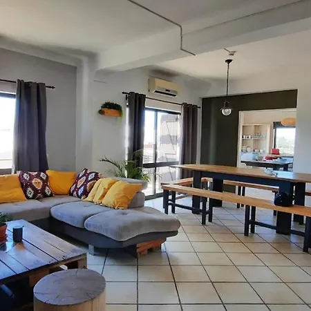 Hostel Bura Surfhouse