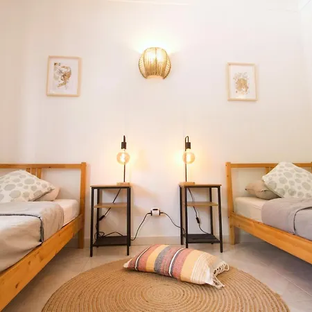 Hostel Bura Surfhouse *