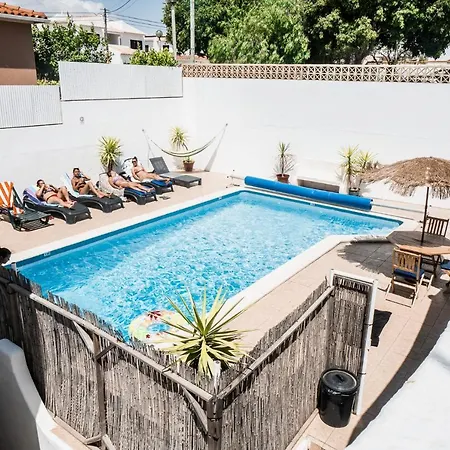 Bura Surfhouse Vandrarhem Lagos